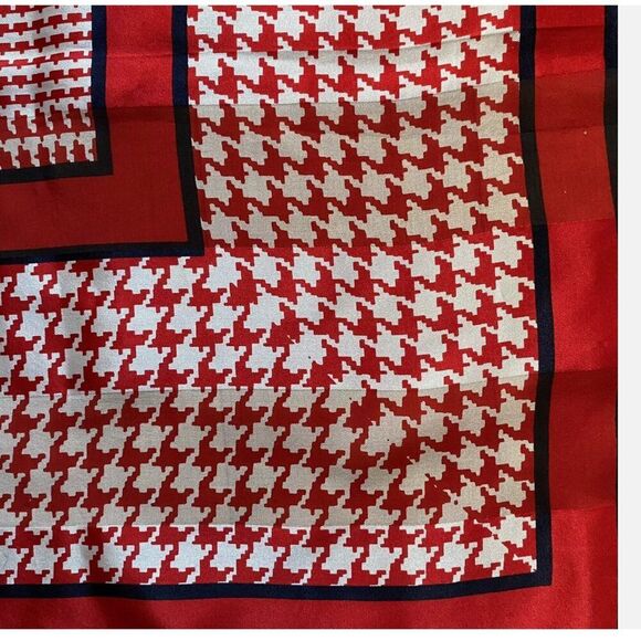 Adrienne Vittadini designer red houndstooth scarf wrap retro 34"x35" - Picture 2 of 9